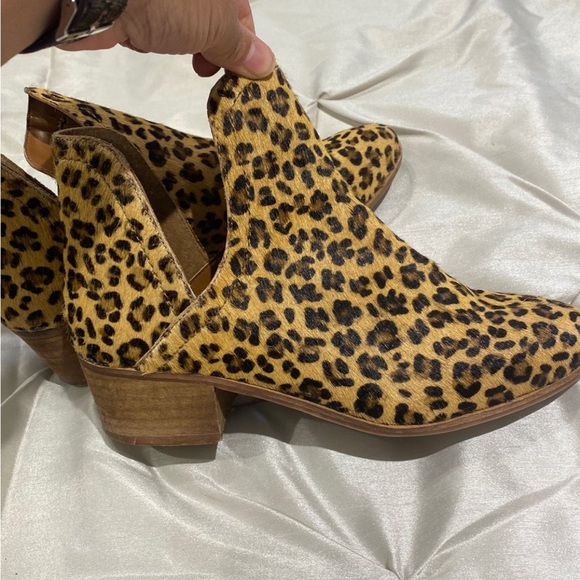 Cheetah booties - Picture 2 of 5